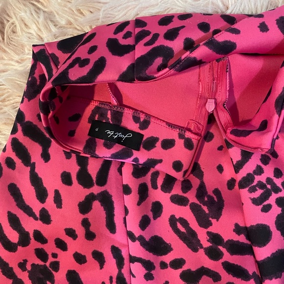 Pink Skirt With Black Details, with zipper at the back.      Size: Small - Picture 4 of 4